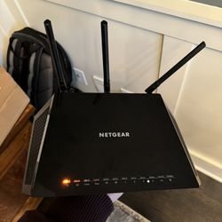 Netgear Nighthawk R6400v2 Router