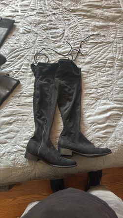 23” black boots 8 1/2