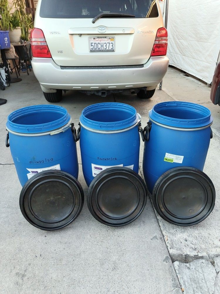 BARRILES CON TAPA MEDIANOS
