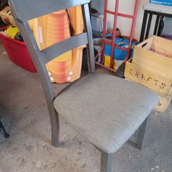 4 Chairs 