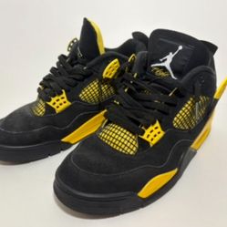 Jordan 4 Black/Yellow Thunder Size 9 Mens Shoes No Box