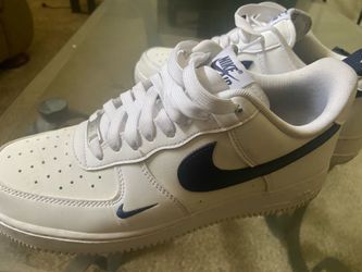 New Nike AF1 sneakers (8.5 size )