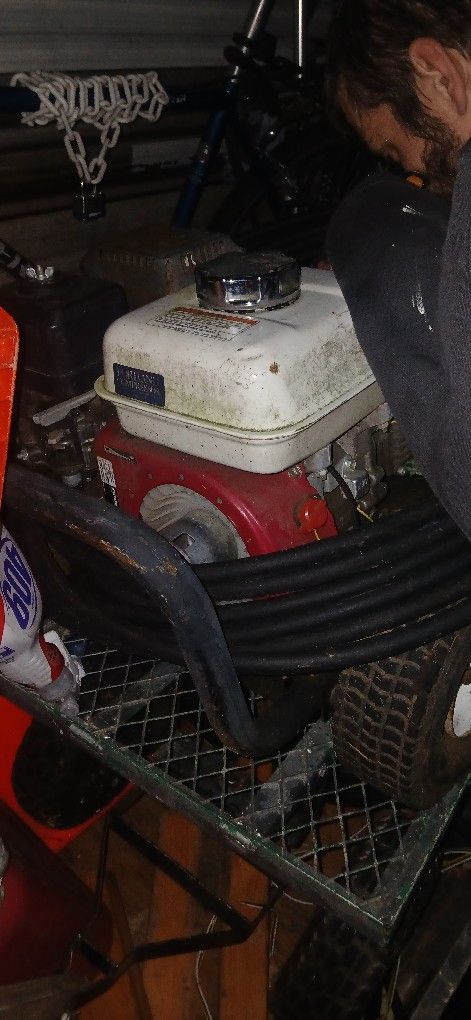 HONDA GX200 6.5 HORSE POWER (Used For Pressure Washers, Go-Karts.....ect.  TAKE AS IS $40 BUCKS (Need To Install Pull Cord) COMES WITH PULL CORD 