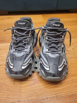 Balenciaga track2