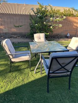 Outdoor Patio Dining Set with 4 Chairs
