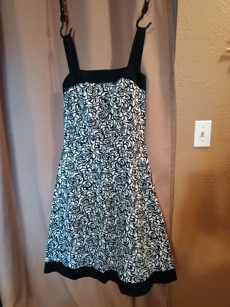 Beautiful Black And White Sundress Calf Length  Size 14