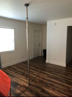 Stripper Pole/Dancing Pole (Static)