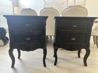 Elegant Antique-Style Solid Wood Nightstands (Set of 2) – Distressed Black Finish