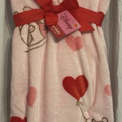 Winnie The Pooh Valentines Blanket 