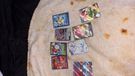 Pokémon Trading Cards Lot of 8