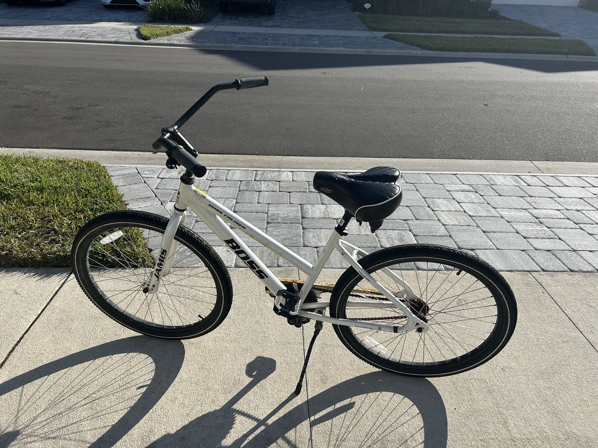 Jamis Boss Cruiser Bike White