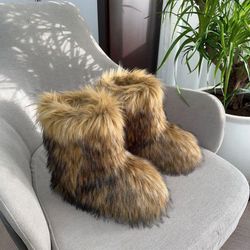 Y2K Fur Boots 