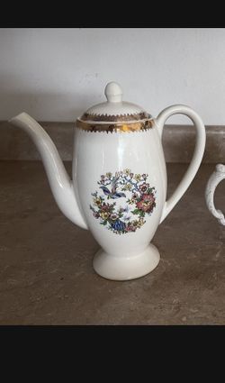 Beautiful unique Gold leaf tea pot porcelain off white antique vintage excellent shape