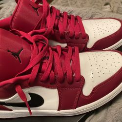 Jordan 1 Low Noble Red