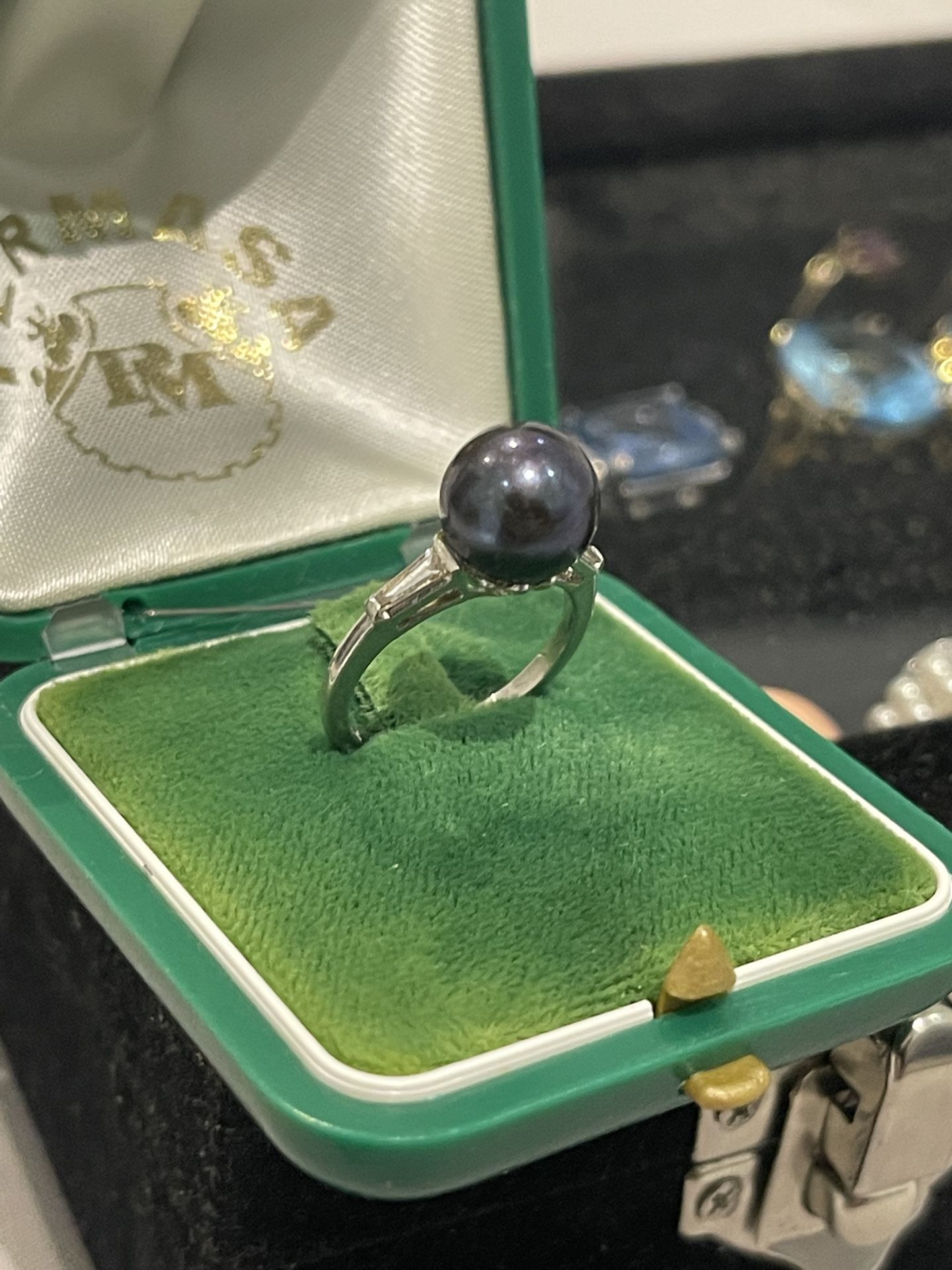 PLATINUM PEARL DIAMOND RING 