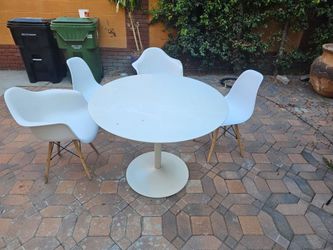 Free White Round Dining Table + 4 chairs