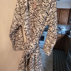 Victoria Secret Robe M/L brand New With Tags
