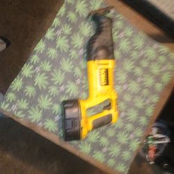 DeWalt Saw saw 