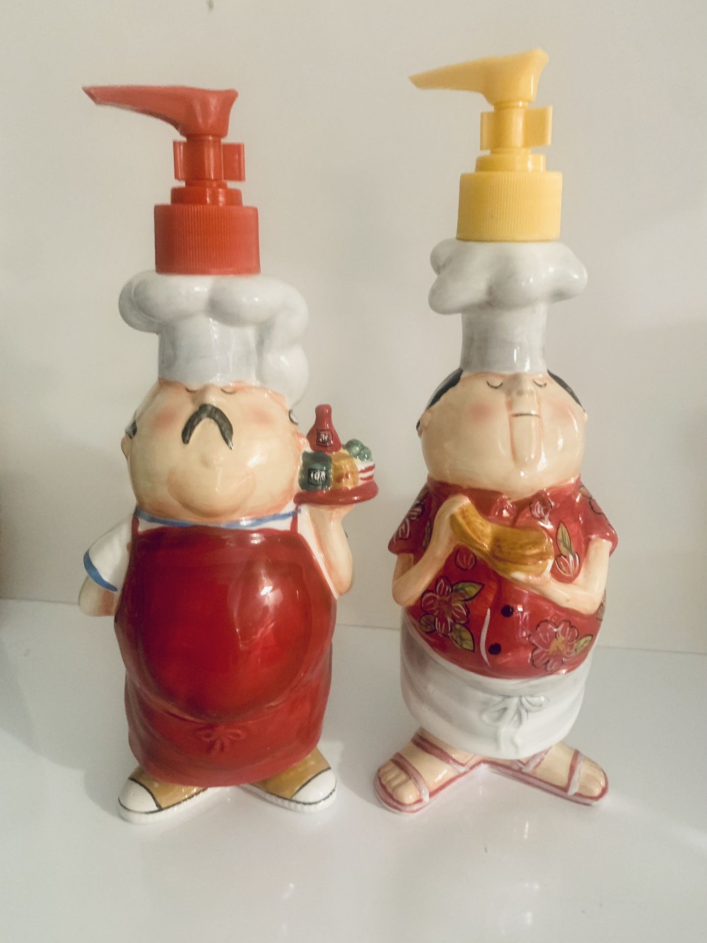 CIC Tracy Flickinger Master Grill BBQ Mustard And Ketchup Dispensers Set. Ceramic figurines. New. Come from a smoke free environment.  