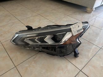 2020 Nissan Altima driver side headlight,