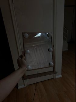 Makeup mirror