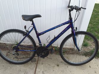 Cascade Ridge F.S Elite Women s 21 speed Mountain bike for Sale in Yorkville IL OfferUp