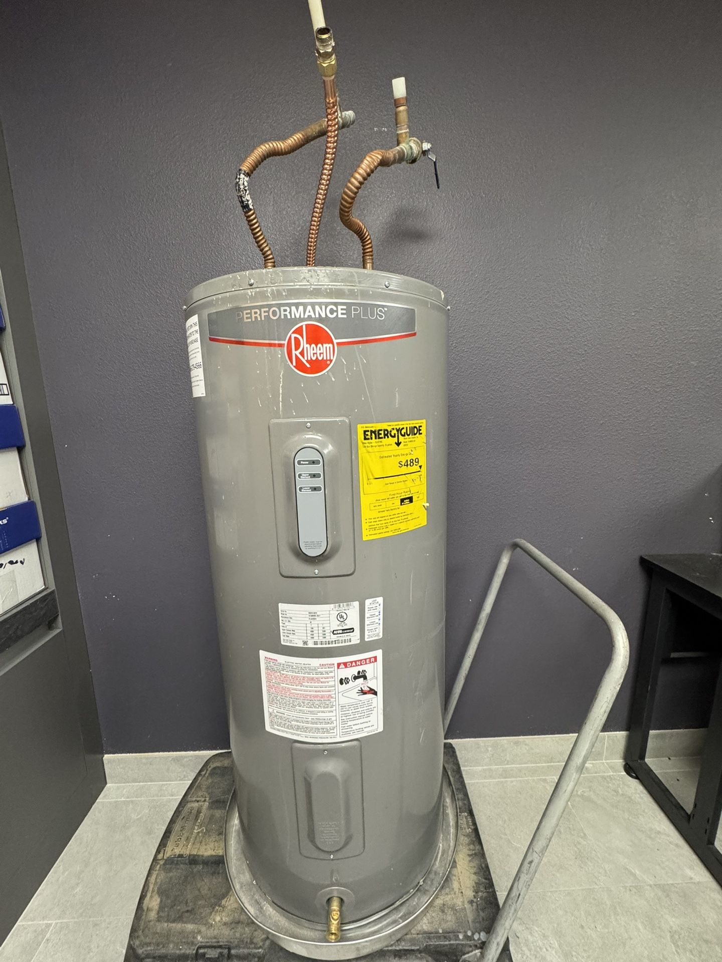 2025 40 Gallon Rheem Water Heater 240 Volt