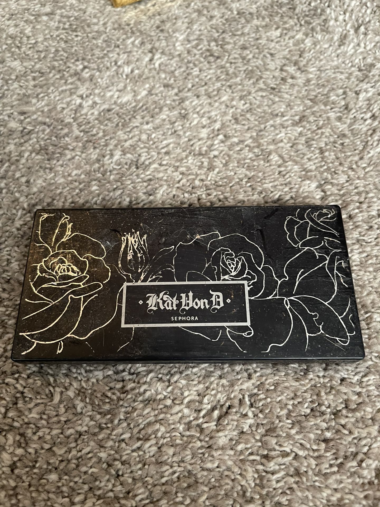KatVonD eyeshadow palette very lightly used. $15