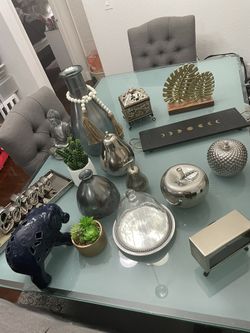 Decorative Home Pieces 