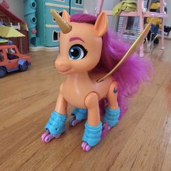 My Little Pony: A New Generation Sing 'N Skate Sunny Starscout interactive toy