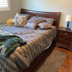 King Size Bed With Nightstand