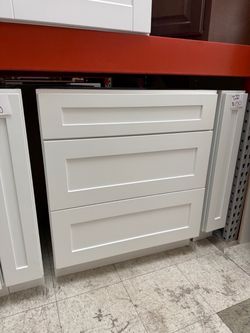 White kitchen cabinets bases
