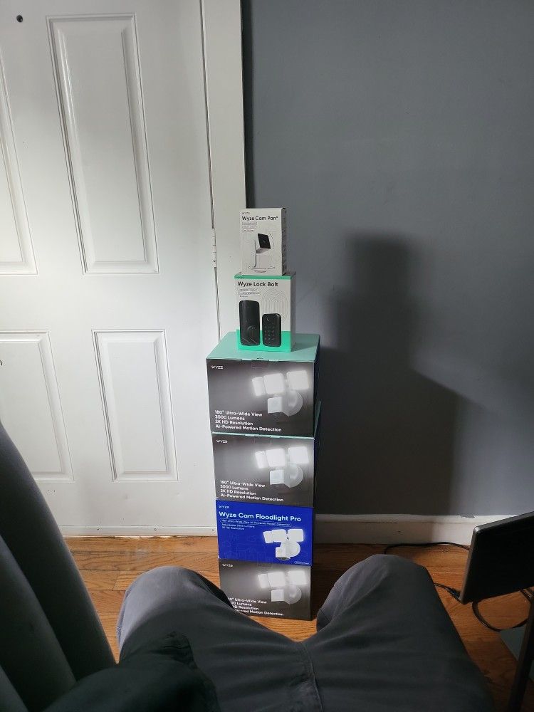 Wyze Cam Floodlights And Door Lock