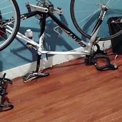 Giant Duffy Road Bike Needs Back Rim