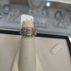 14k White Gold Ring 7.2 Grams Size 4 If You Are Interested Please Ask For Maribel Thank You 