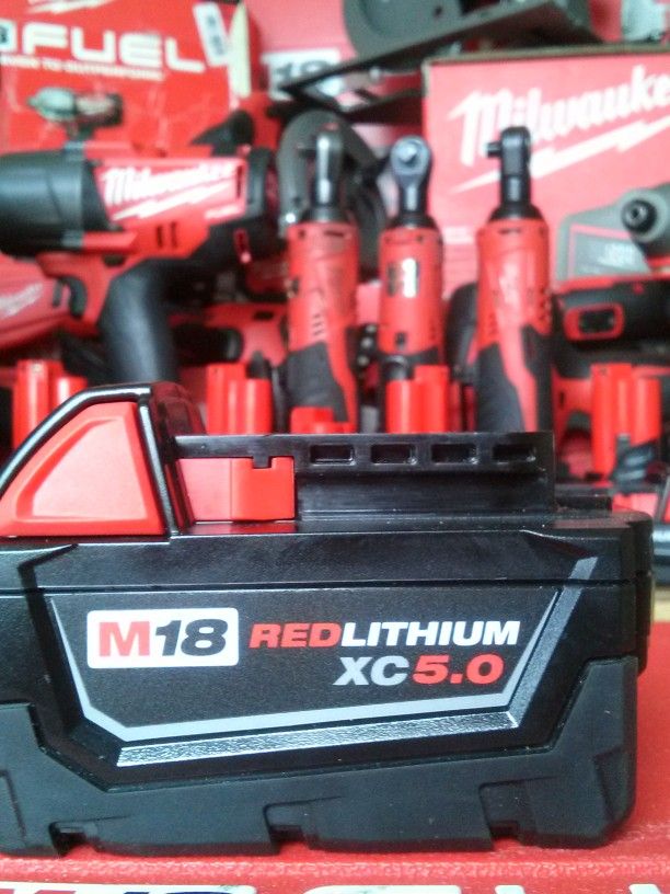 MILWAUKEE M18 RED LITHIUM 5.0AH BATTERY NEW EACH POR UNA BATERIA