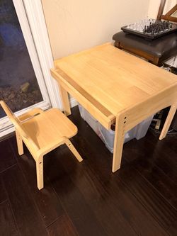 Mesasilla primary adjustable table and chair set