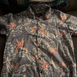 Men’s Hawaiian button down 