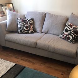 Couch/nice Size For Apartment