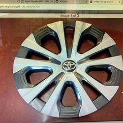 2019 2020 Toyota Prius hubcap only 1