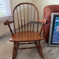 Wooden Rocking Chair (Vintage) 