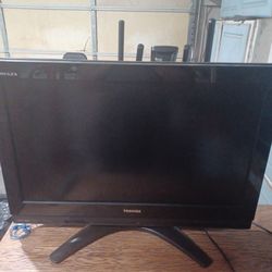 Toshiba 32 inch model 32HL67 flat screen tv
