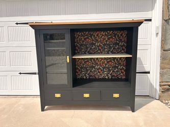 Broyhill Cabinet/Coffee Bar
