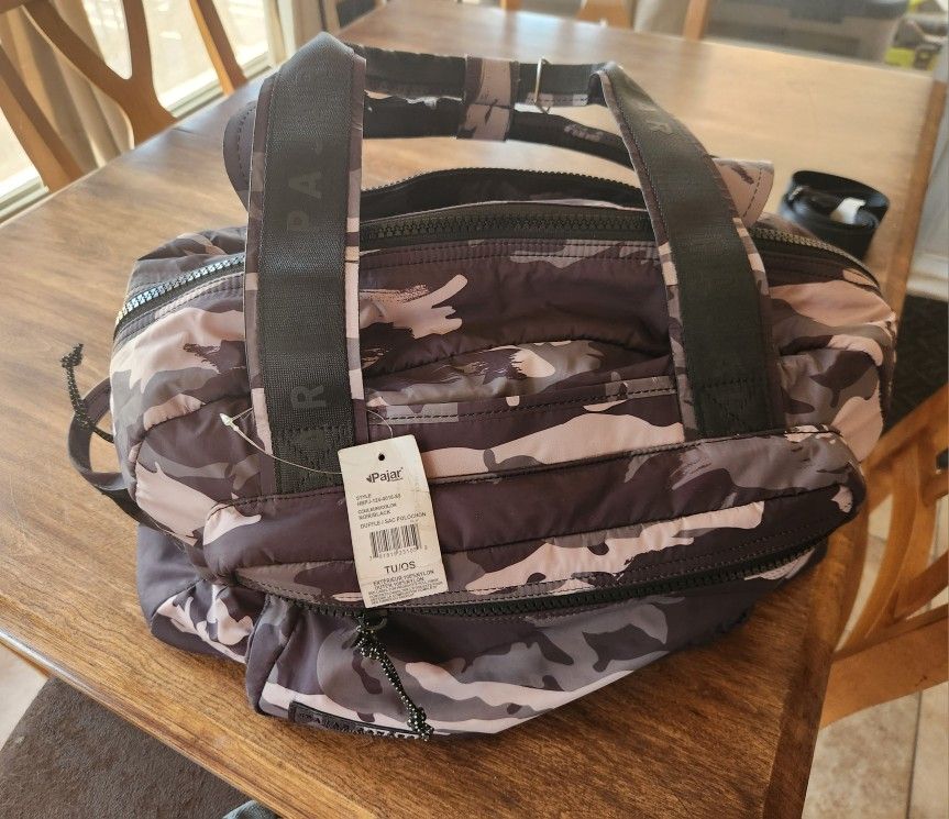 New With Tags - Pajar Canada Large Grey Camo / Camoflauge Duffle Bag / Travel Bag / Inside Pockets