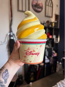 Disney Parks Scented Dole Whip Candle