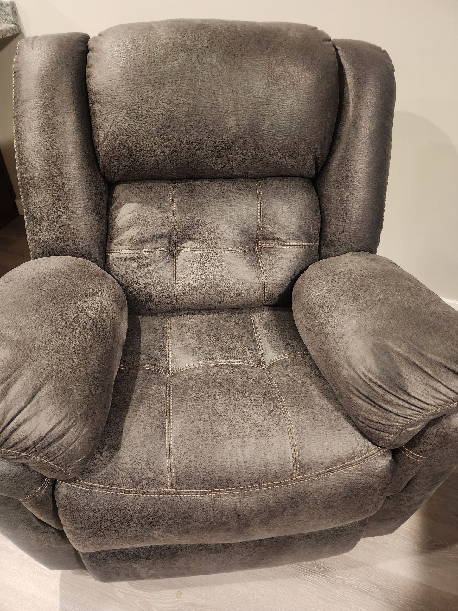 Furniture Only Used For A Year