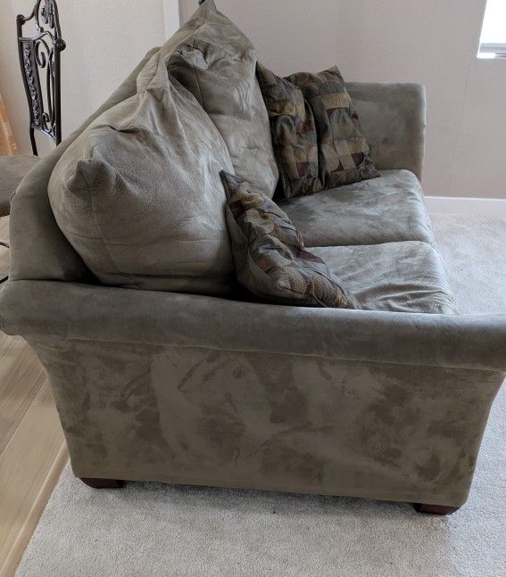 Sofa And Loveseat Free for Sale in Kirkland, WA OfferUp