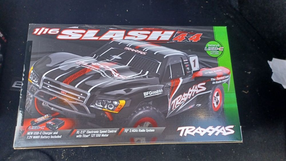 Traxxas Slash 4x4 1/16 In Sealed Box.