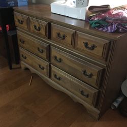 Dresser With 6 Drawers