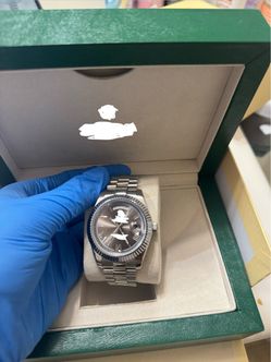 Men’s luxury watch